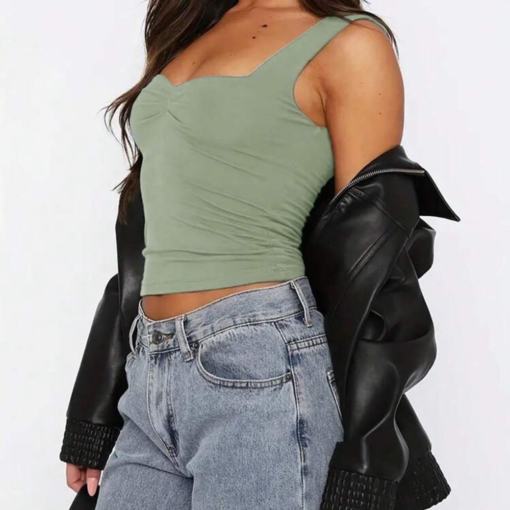 Green Sleeveless Crop Tank Top with Ruched Fitted Style
